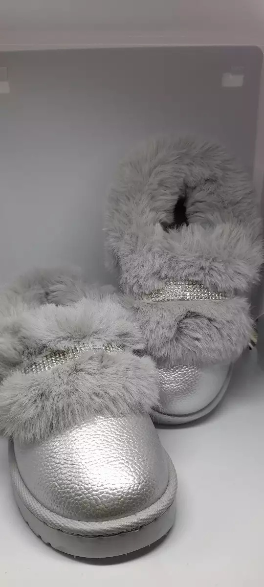 Taille 27 Chaussure grise à velours et strass