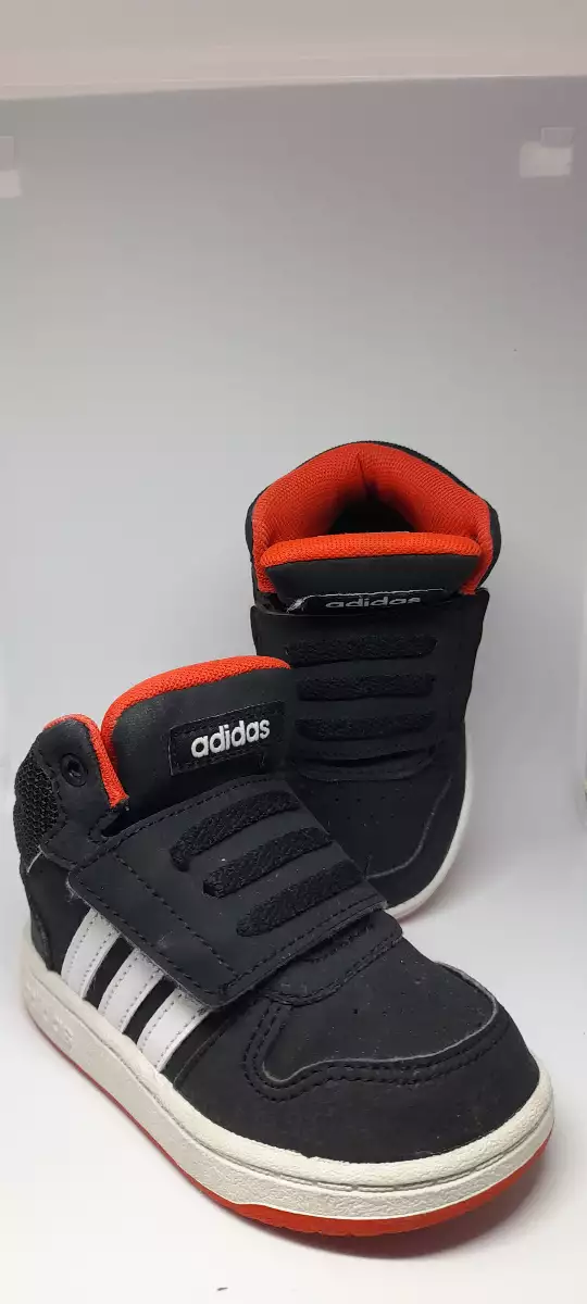 Taille 22 Adidas Hoops Mid 2.0
